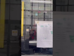 La macchina per lo stampaggio a iniezione Araptor o la macchina per l'iniezione di tubi di plastica