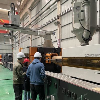 SGS 200ton Injection Moulding Machine Energy Saving Robot Injection Moulding Machine