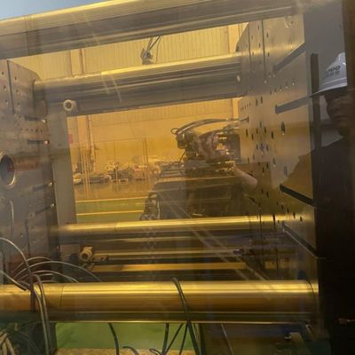 650T Yellow High Performance High Output Plastic Injection Molding Machine For Bucket Hydraulic Servo